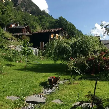 Petit Coin De Paradis Au Coeur Des Alpes